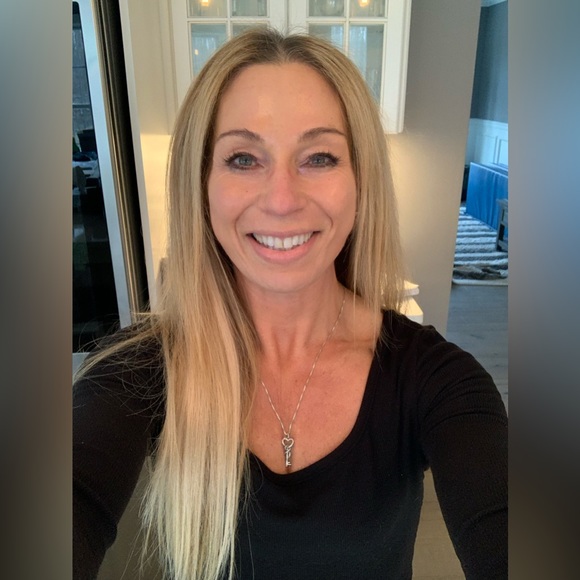 Meet your Posher, Julianne - Picture 5 of 5